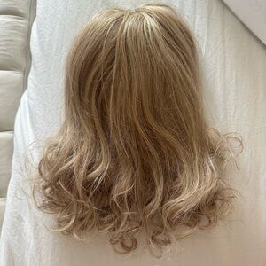 Perfectly Posh Honey Blonde Curly Hair Extension